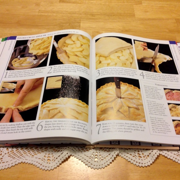 Vintage 1997 Cooking Essentials Cookbook - baking recipes and more - Picture 5 of 8